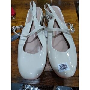 CUSHIONAIRE Women's Gogo Round Toe Mary Jane Dress Shoe +Memory Foam